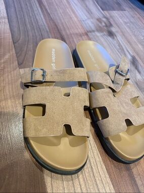 Madden Girl Women's Darlaa Footbed Flat Slide Sandal size 8.5
